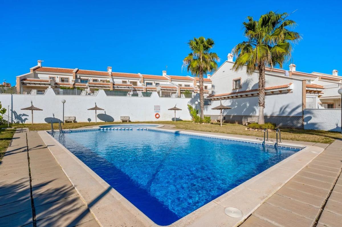 Sale of independent chalet in La Cañada - Los Alcores, San Miguel de Salinas
 photo 3