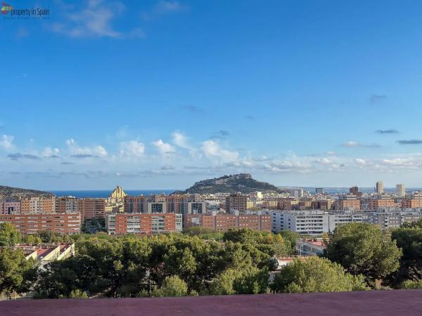 Продажа квартиры на Barrio Vistahermosa, Аликанте / Алакант
 photo 4