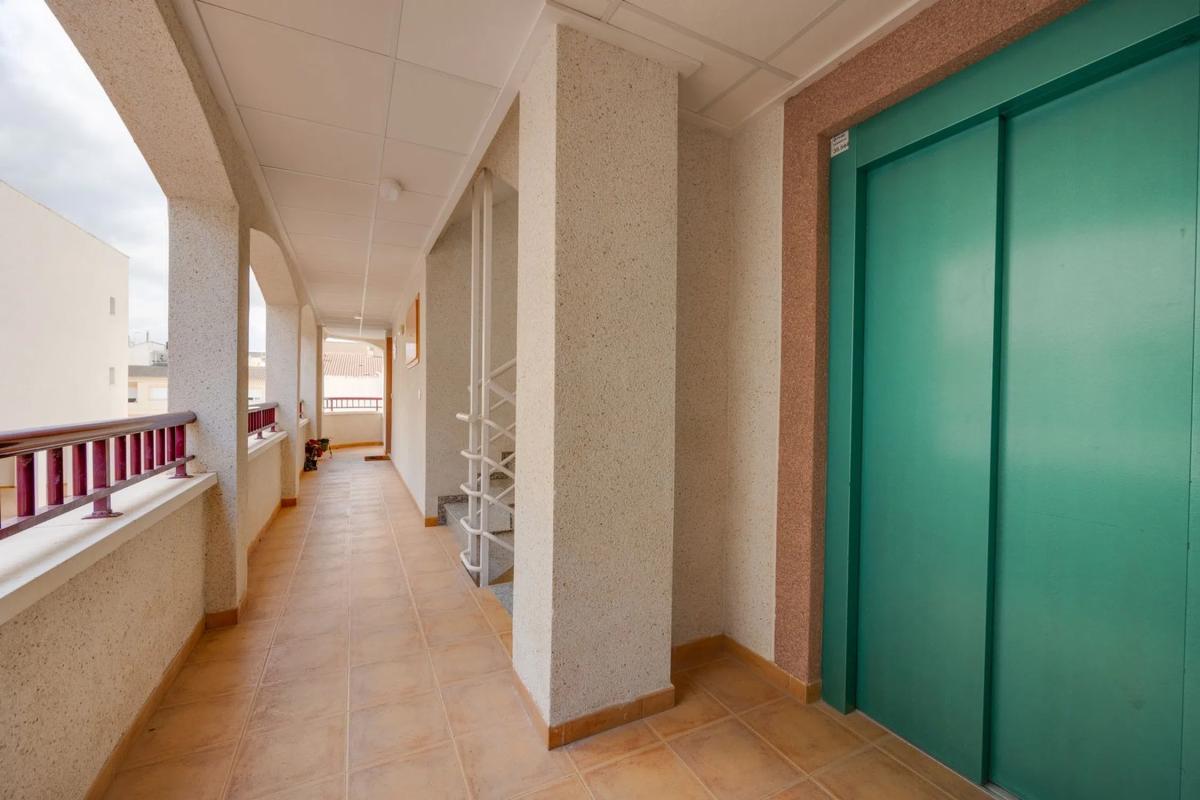 Продажа квартиры на Calle Reina Sofía s/n, Сан-Фульхенсио
photo 5