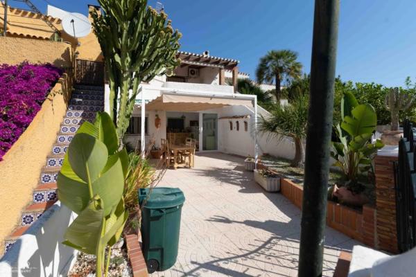 Sale of flat in Barrio Les Bassetes-El Marjal, Denia
photo 1