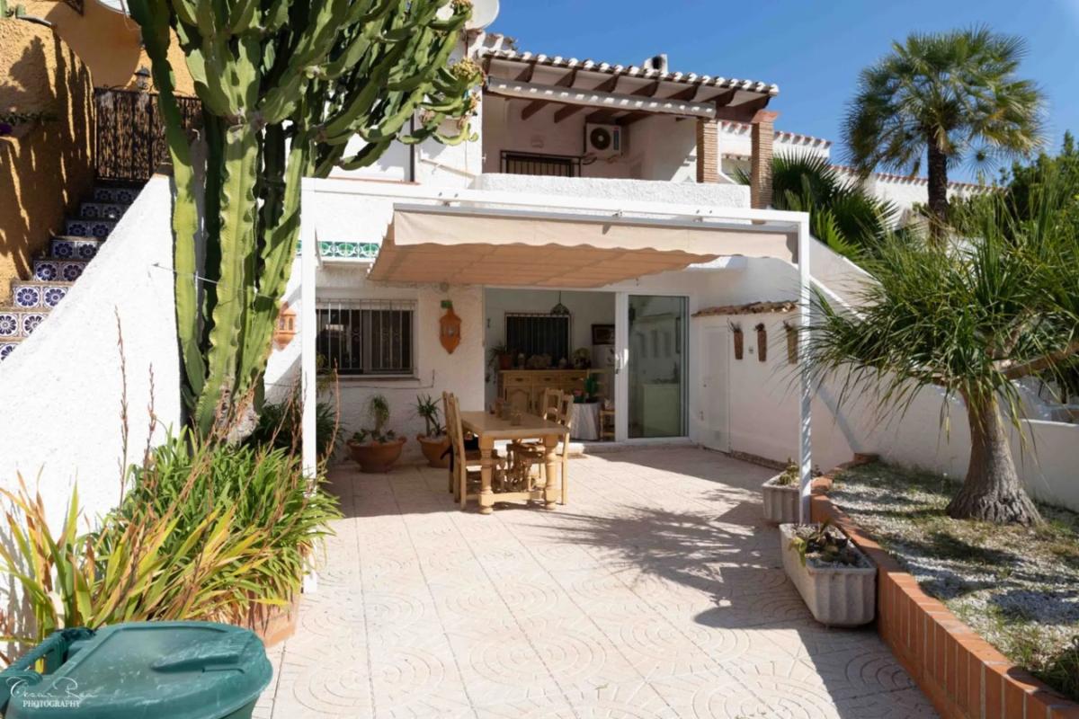 Sale of apartment in Barrio Les Bassetes-El Marjal, Denia
photo 2
