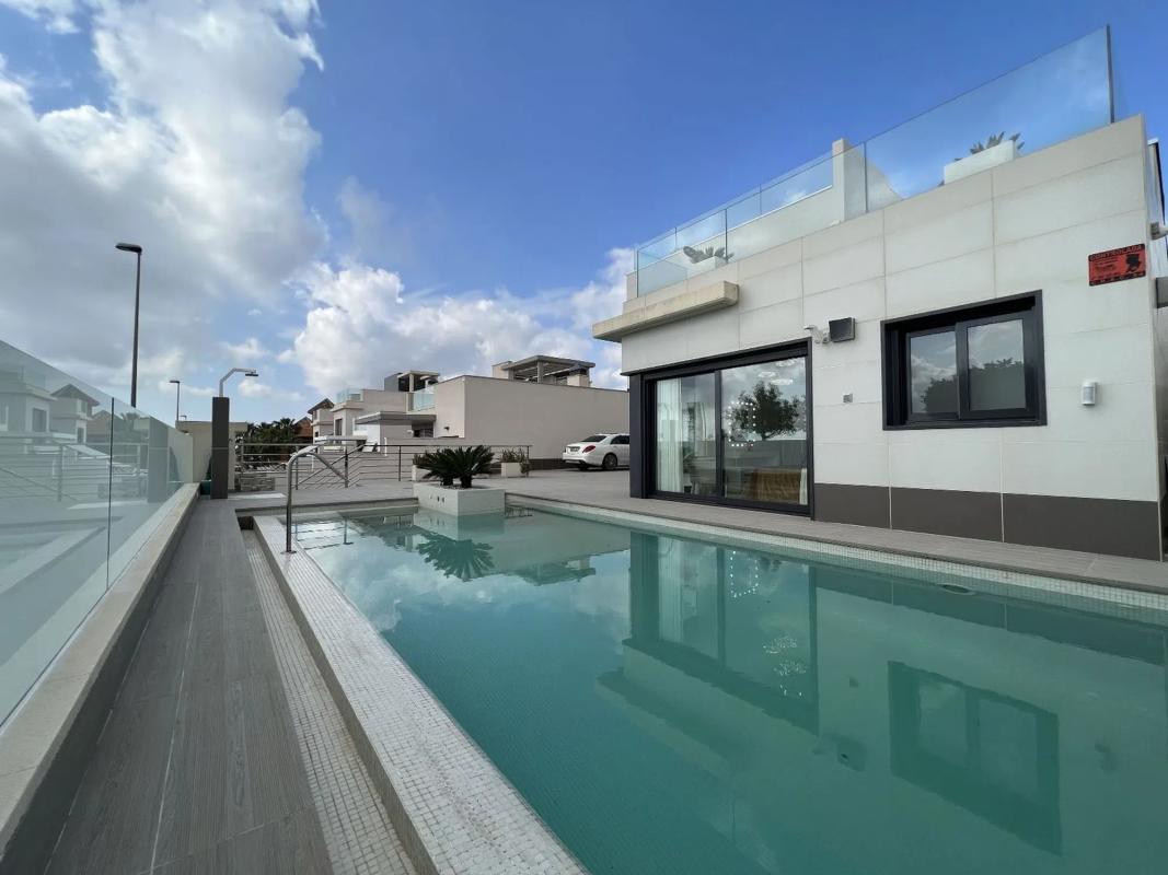 Properties for sale and rent in Spain photo 1
