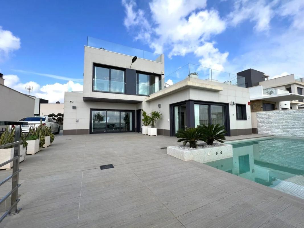Properties for sale and rent in Spain photo 2