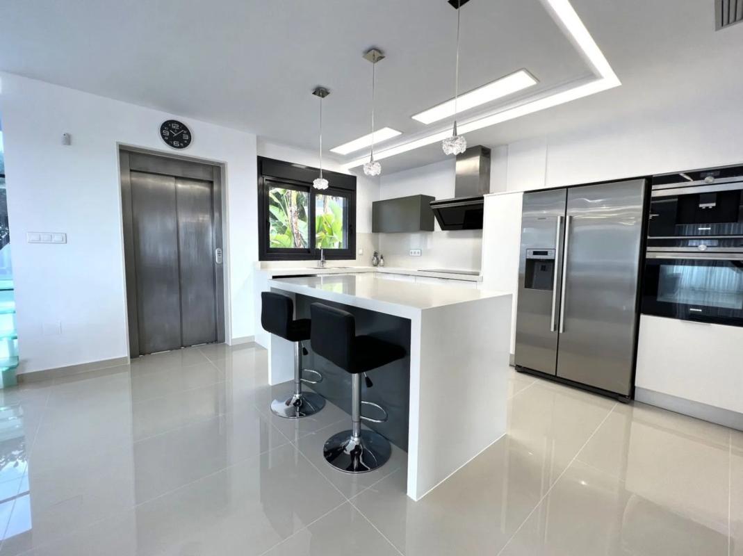 Properties for sale and rent in Spain photo 4