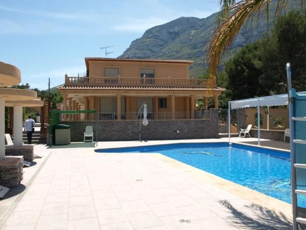 Chalet independiente en venta en El Montgó, Denia
photo 1