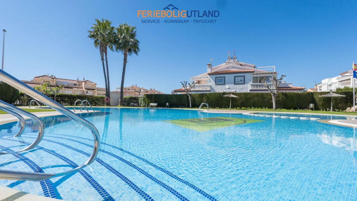 Venta de piso en Calle Pino Piñonero, 97, Orihuela
photo 2
