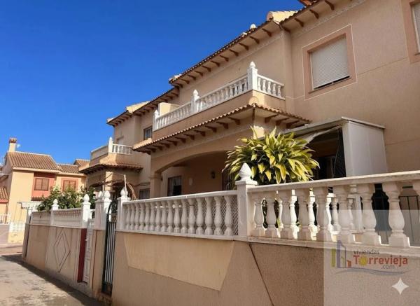 Дуплекс на продажу в Barrio La Siesta - El Salado - Torreta, Торревьеха photo 1