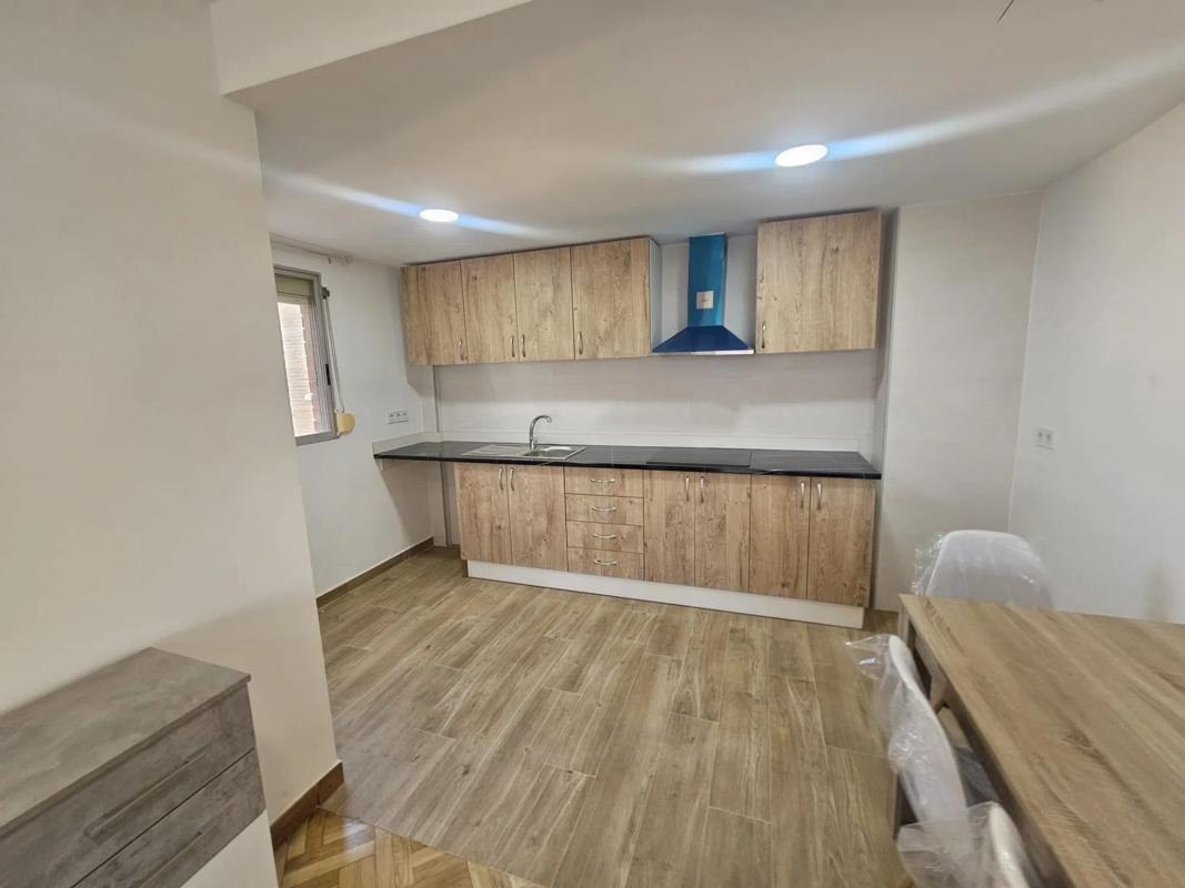 Venta de piso en Calle Cronista Vicente Martínez, Alicante / Alacant
photo 4