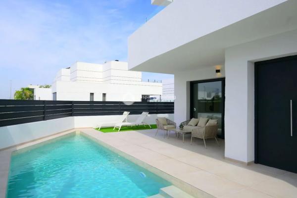Casa independiente en calle de Alicante thumbnail 2