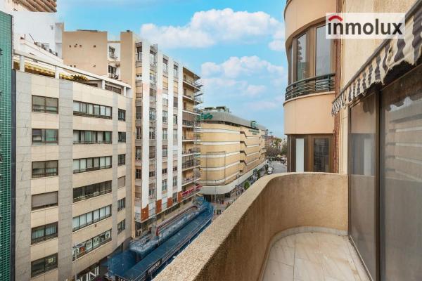 Duplex en venta en Avenida Maisonnave, Alicante / Alacant photo 1