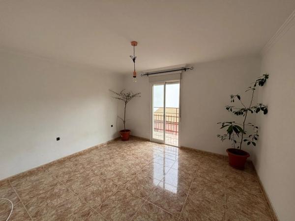 Venta de piso en Barrio Carrús Este, Elche / Elx
photo 1