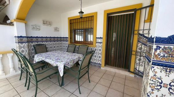 Chalet wolnostojący na sprzedaż w  Pueblo Latino, Pilar de la Horadada photo 2