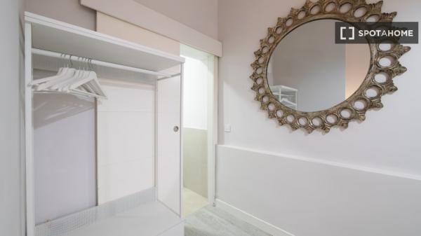 Estudio en alquiler en C. de Buenavista, Madrid photo 4