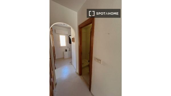 Habitación en piso compartido en alquiler en Vélez-Málaga photo 4