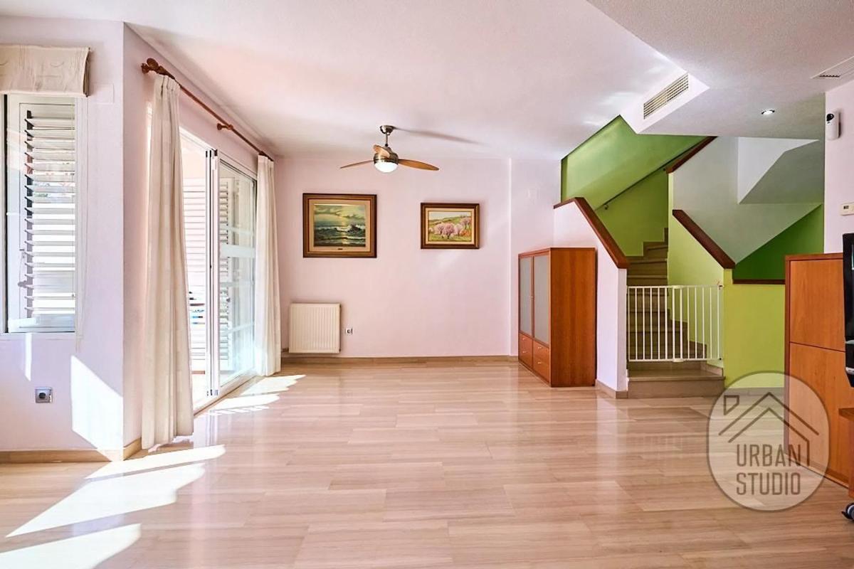 Venta de chalet independiente en Avenida del Locutor Vicente Hipólito, Alicante / Alacant
photo 3