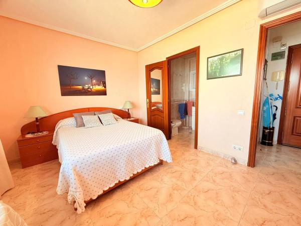 Sale of flat in Calle del Condestable Zaragoza, Benidorm
 photo 2