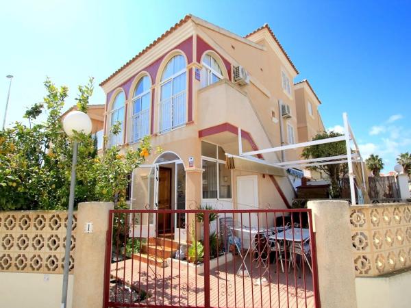 Duplex en venta en Calle de Las Dalias, Orihuela photo 1