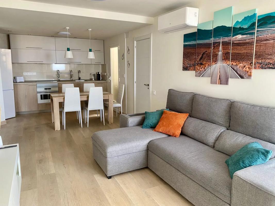 Продажа квартиры на Calle de Viena, 1, Бенидорм
photo 1
