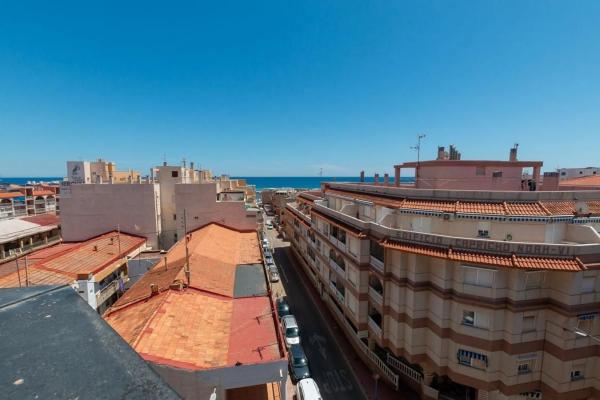 Venta de piso en Avenida del Mediterráneo s/n, Torrevieja
 photo 1