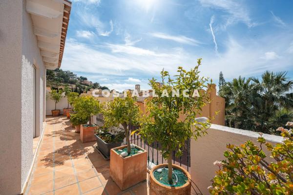 Duplex for sale on Calle Copenhague, Altea photo 3