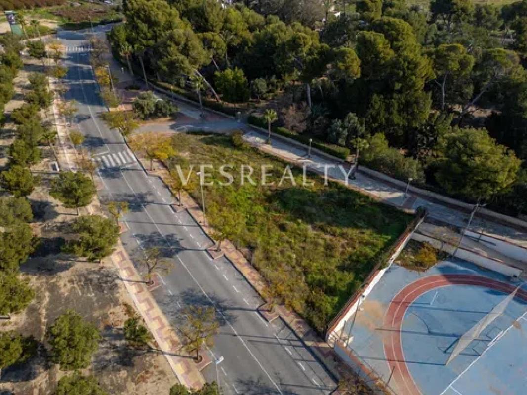 Terreno en venta en El Campello, Alicante photo 1