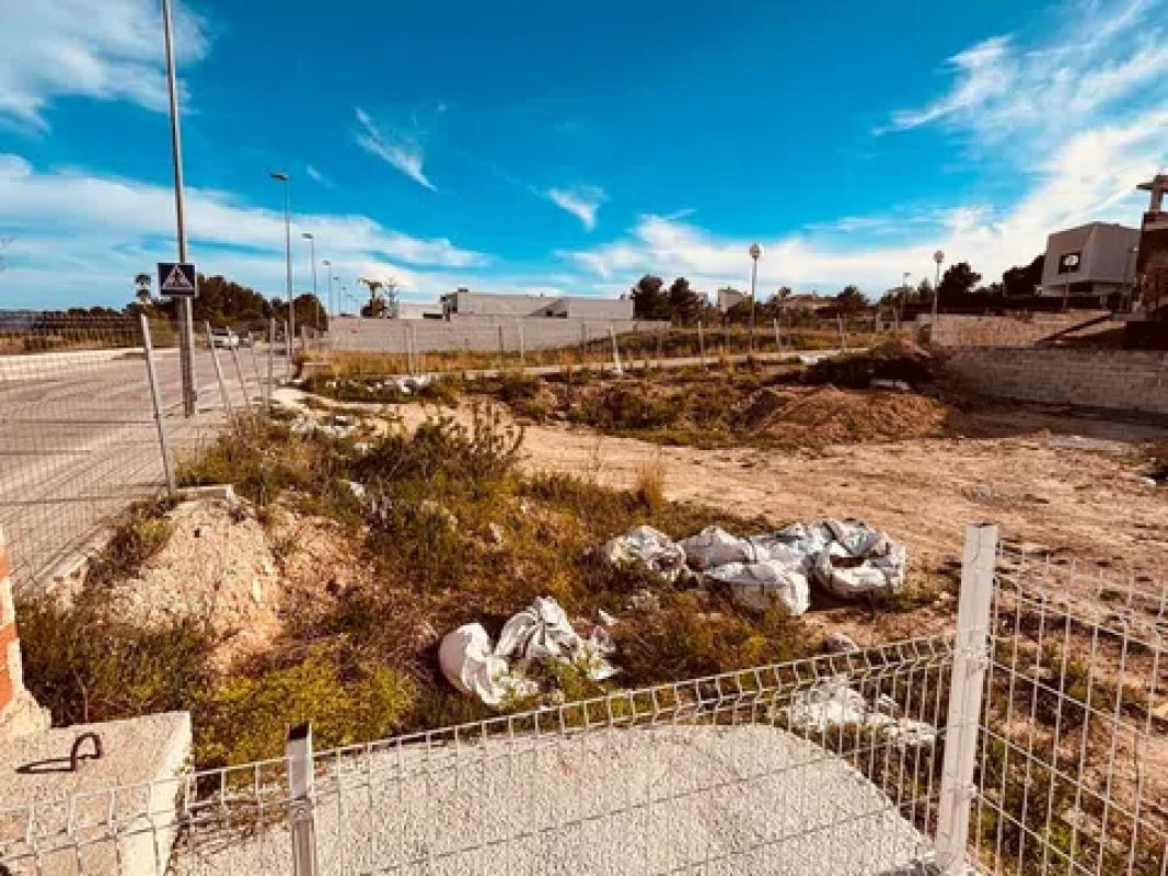 Terreno en venta en Polop, Alicante photo 2