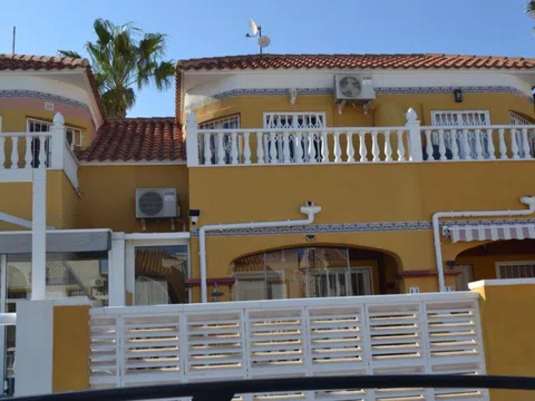 Venta de chalet adosado en Calle Talco , Orihuela photo 3