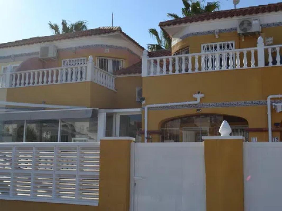 Venta de chalet adosado en Calle Talco , Orihuela photo 5