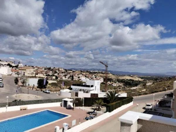 Chalet pareado en calle Mar Mediterraneo thumbnail 1