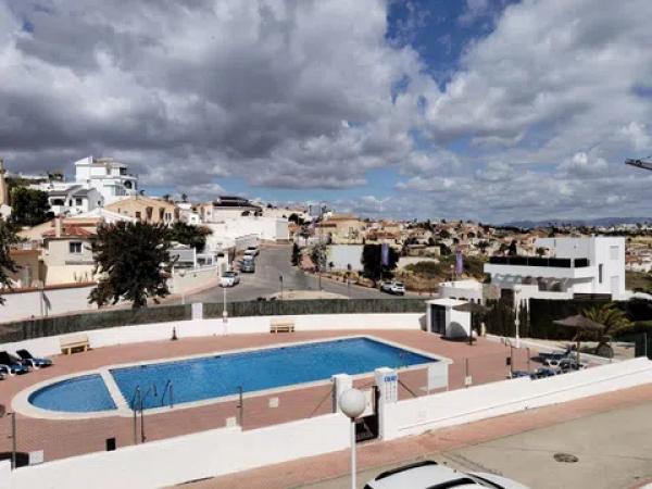 Chalet pareado en calle Mar Mediterraneo thumbnail 2