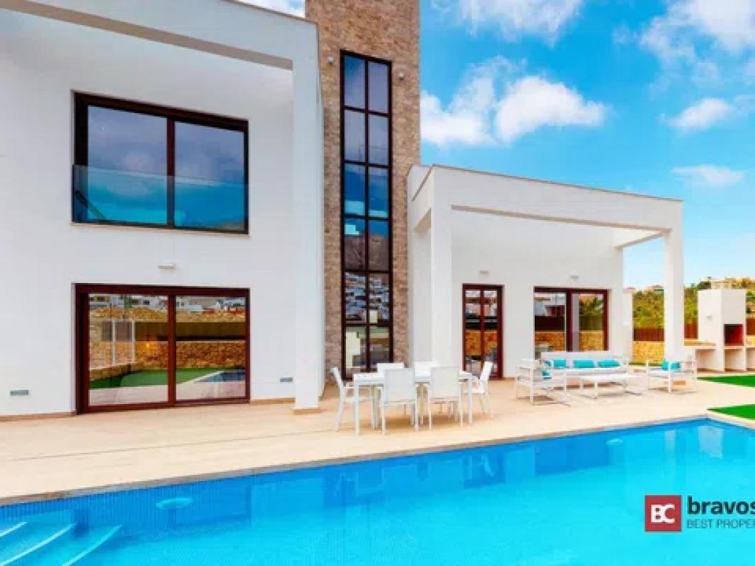 Sale of independent chalet in Playa de Poniente, Benidorm
photo 2
