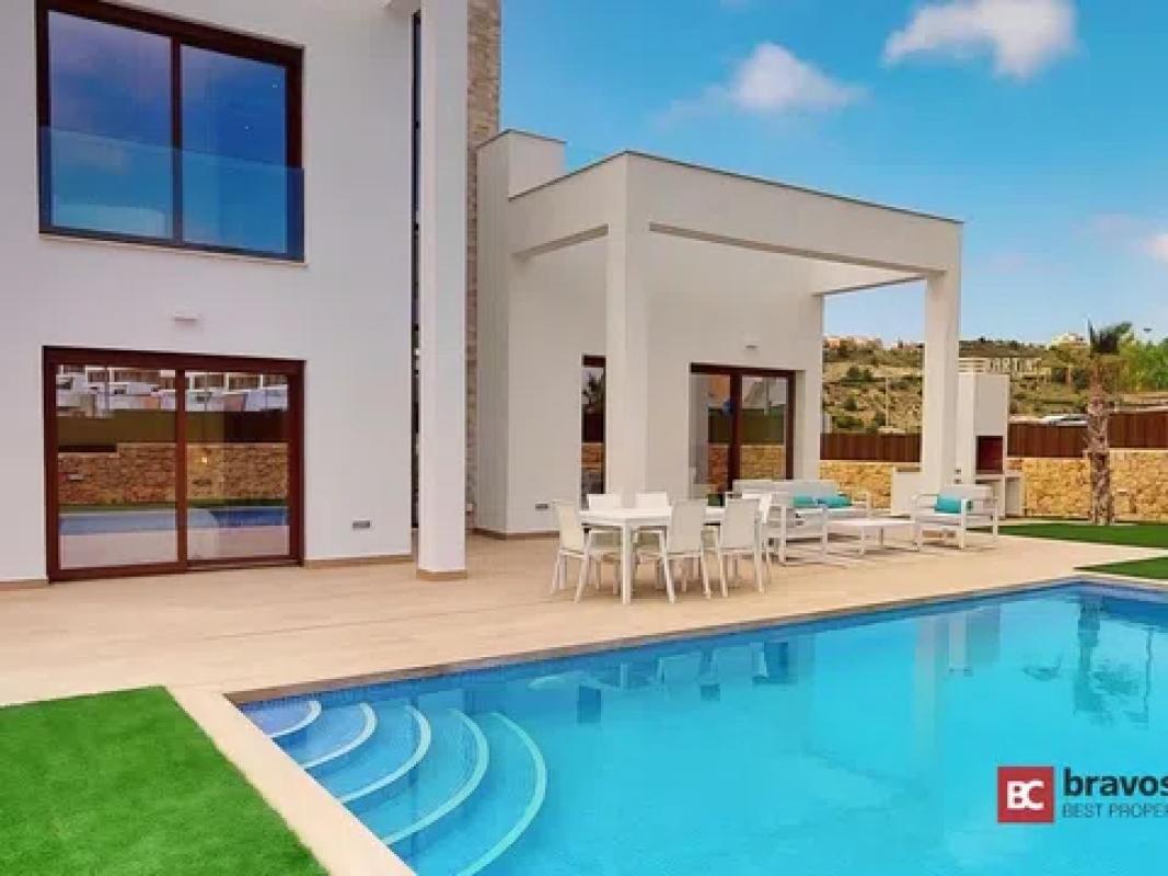 Sale of independent chalet in Playa de Poniente, Benidorm
photo 3