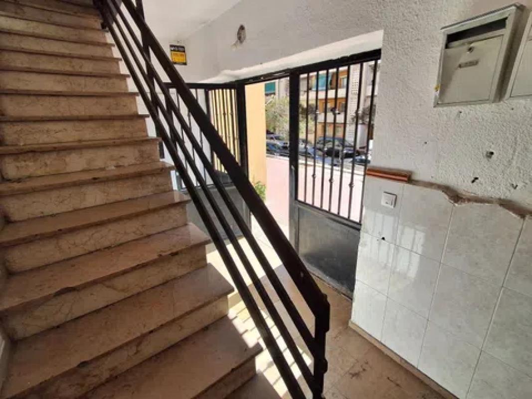 Venta de piso en Barrio Colonia Requena - Virgen del Carmen, Alicante / Alacant
 photo 2