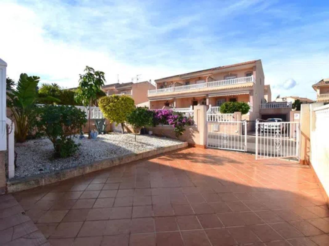 Properties for sale and rent in Spain photo 5