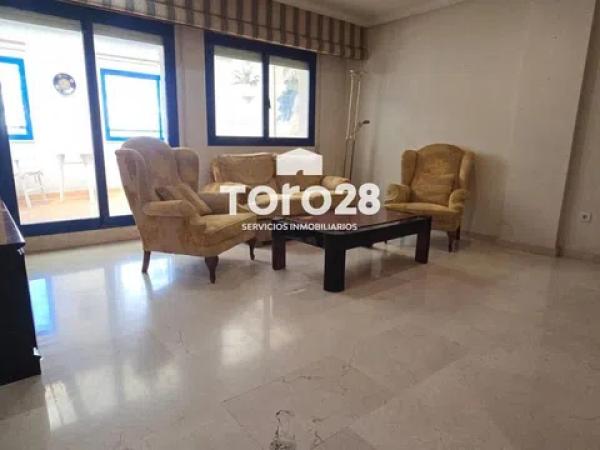 Venta de piso en Calle Arquitecto Morell, Alicante / Alacant
photo 1