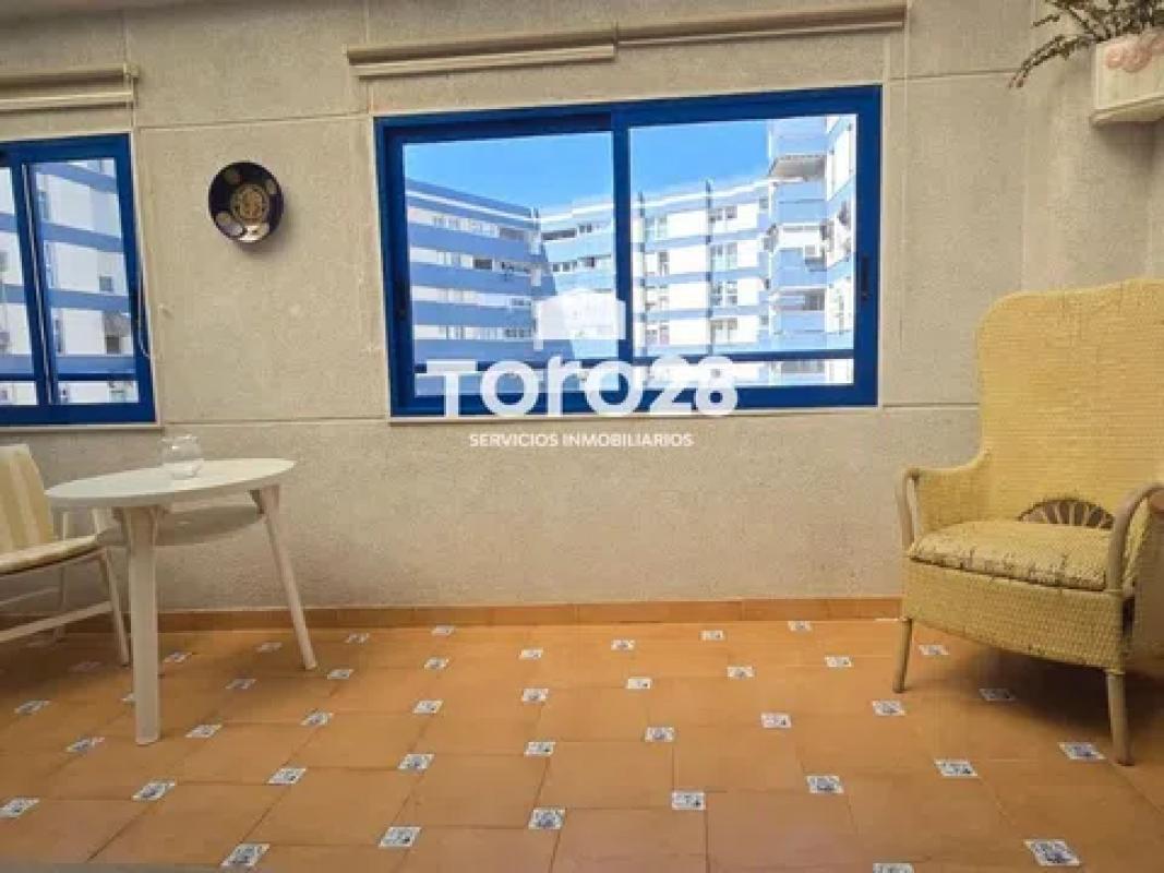 Venta de piso en Calle Arquitecto Morell, Alicante / Alacant
photo 5