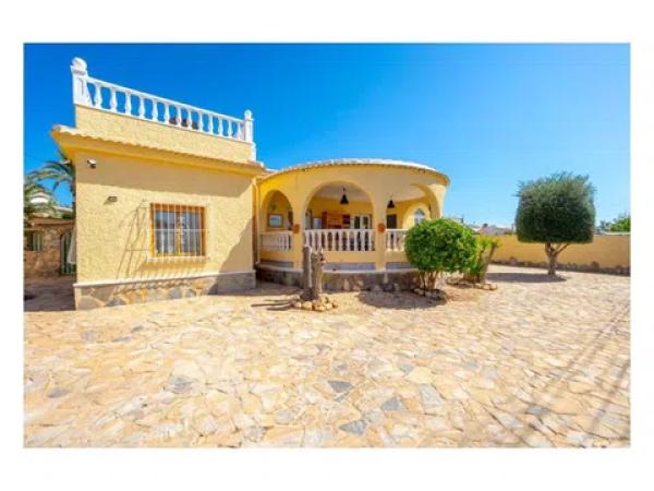 Casa independiente en calle Ravel, 22 thumbnail 1