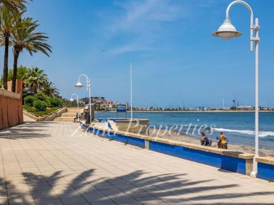 Venta de piso en El Puerto, Denia
photo 1