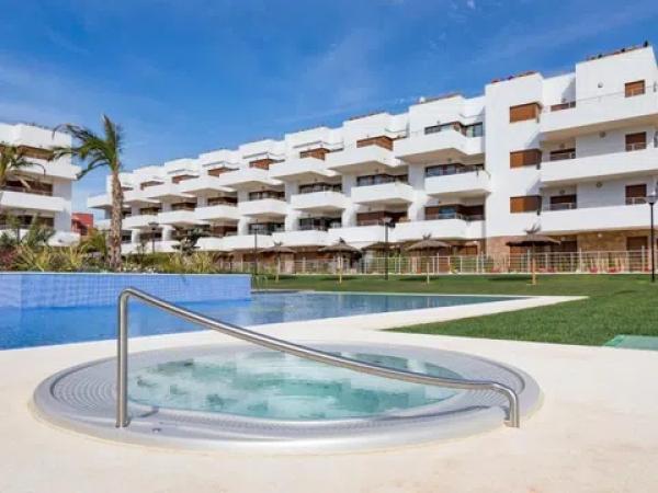 Venta de piso en Calle Cabo Punta de Tarifa, 43, Orihuela
 photo 1