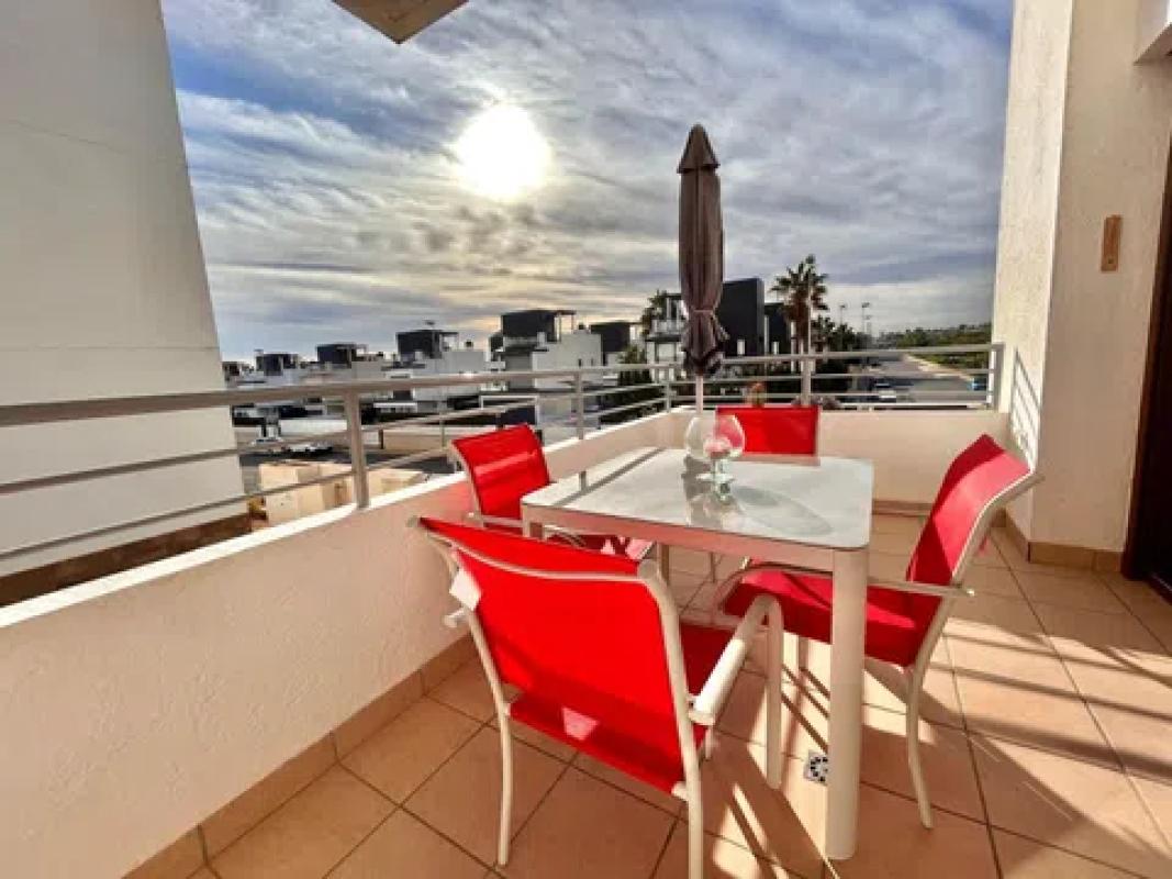 Venta de piso en Calle Cabo Punta de Tarifa, 43, Orihuela
 photo 2