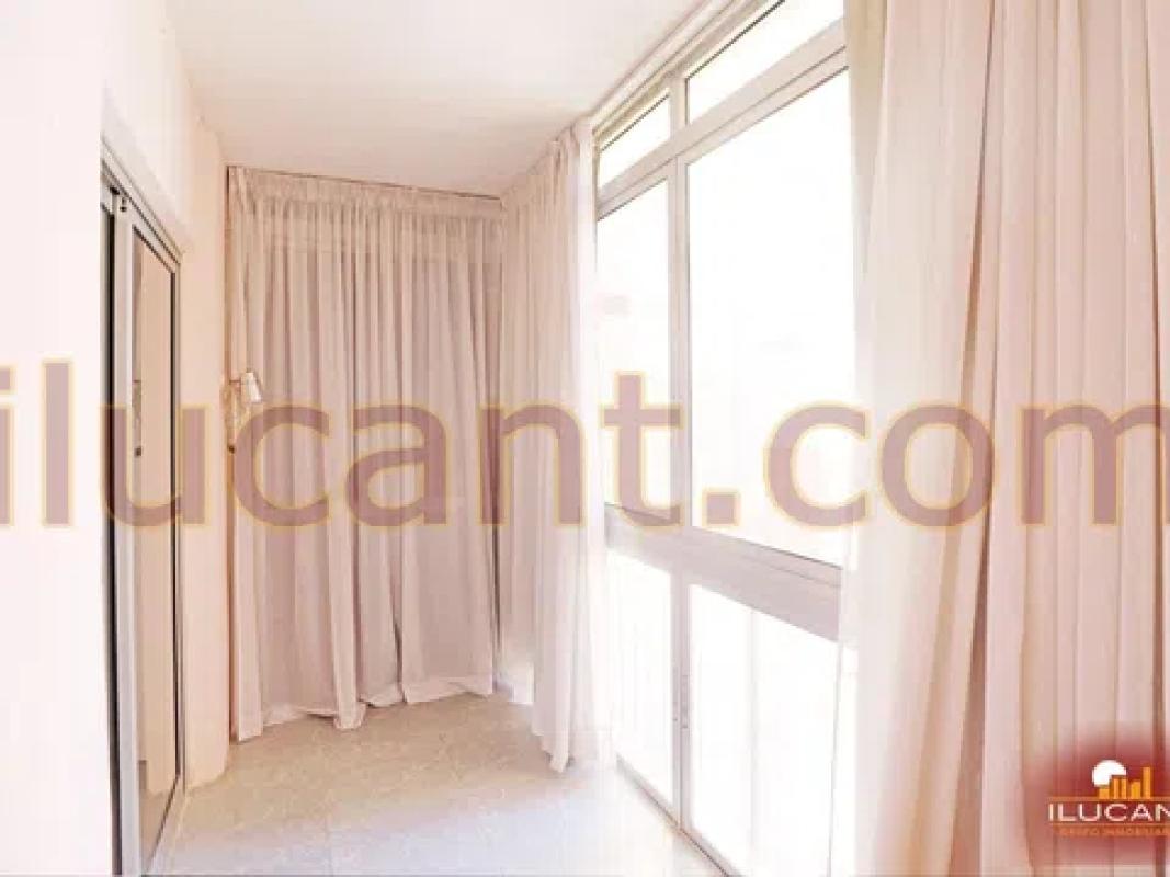 Sale of apartment in Barrio Benalúa, Alicante
 photo 2