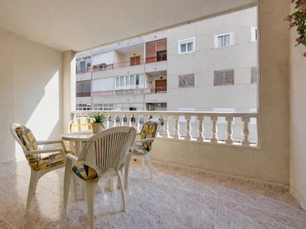 Venta de piso en Calle María Gil Vallejos, 18, Torrevieja
photo 2