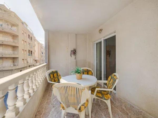 Sprzedaż mieszkania w Calle María Gil Vallejos, 18, Torrevieja
thumbnail 2