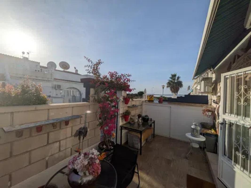 Venta de chalet adosado en CL CAMAS, 145 , Torrevieja photo 5