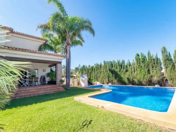 Independent chalet for sale in El Montgó, Denia
 photo 4