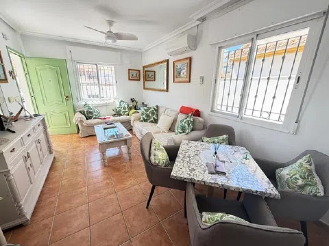 Venta de chalet adosado en  Calle Ramón y Cajal , Orihuela photo 5