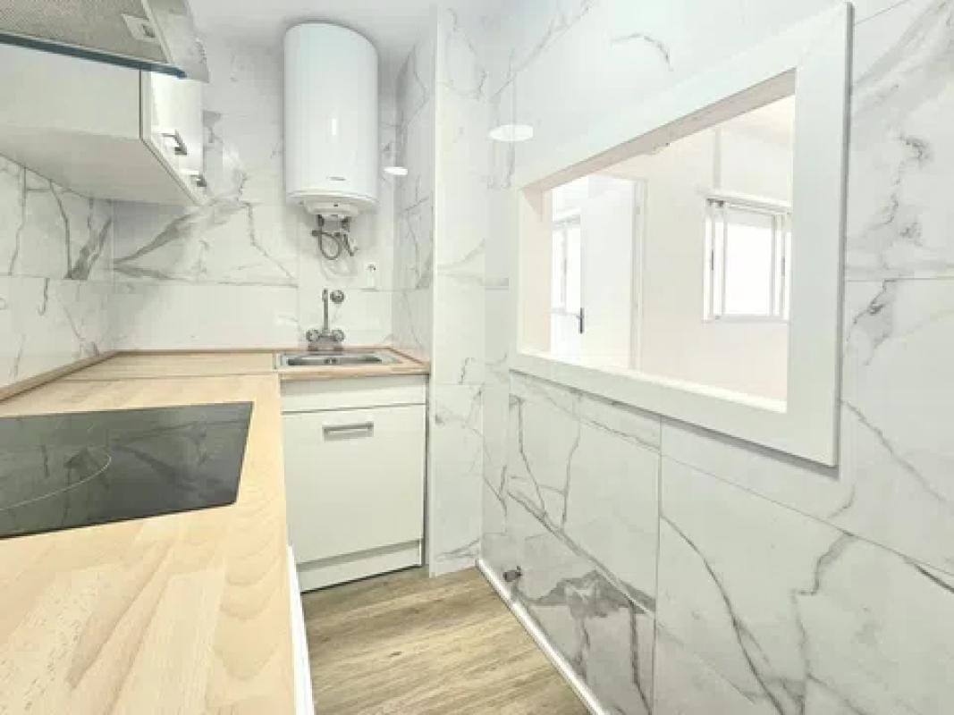 Sale of apartment in Calle Zoa, Torrevieja
 photo 2