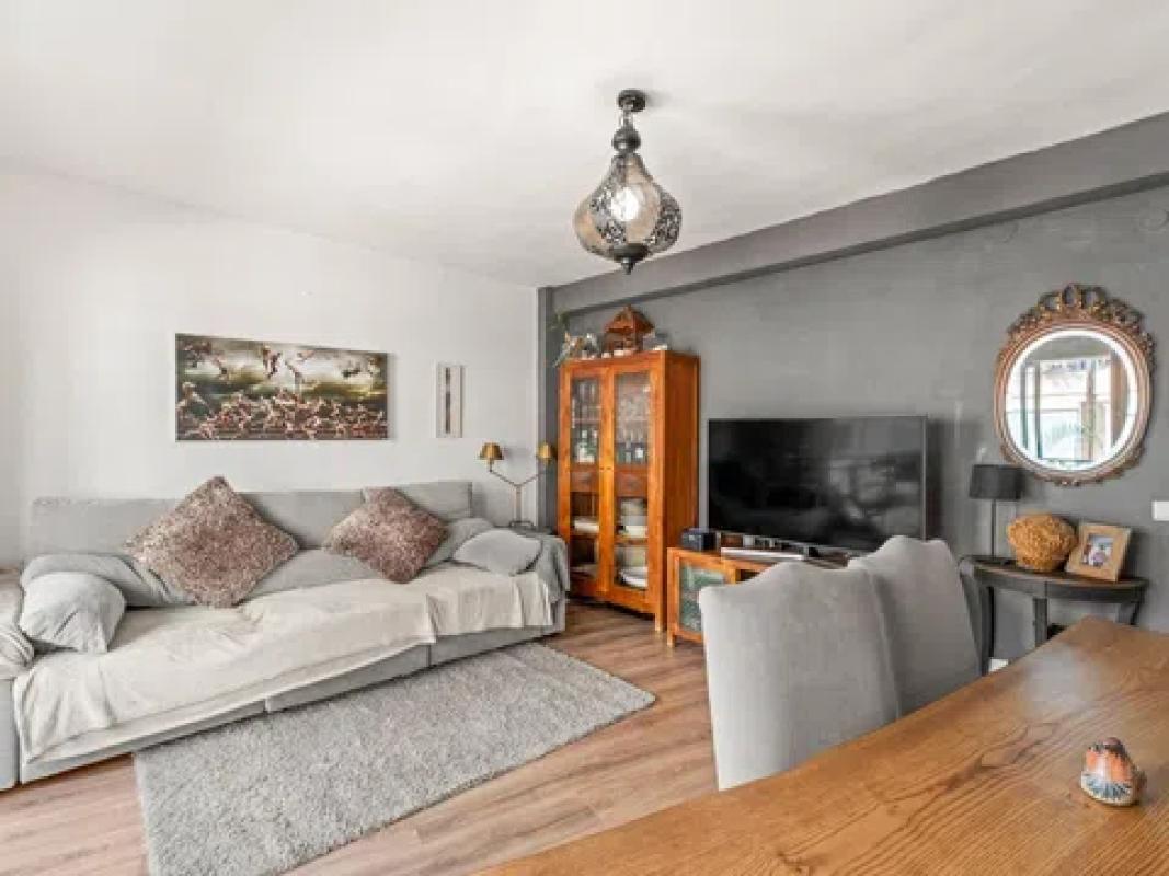 Sale of apartment in Barrio Carolinas Altas, Alicante
photo 3