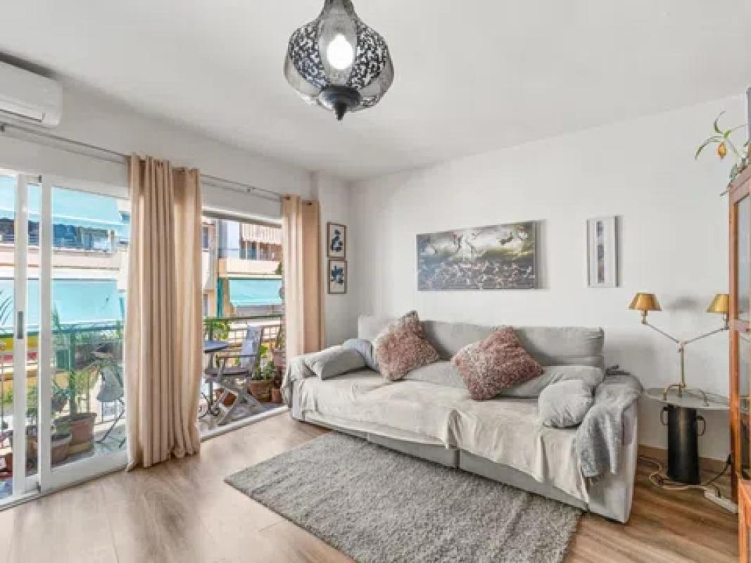 Sale of apartment in Barrio Carolinas Altas, Alicante
photo 4