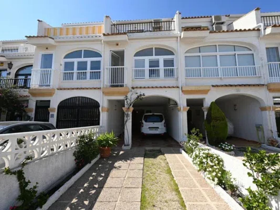 Sale of townhouse in  Avenida D'Escandinàvia , Gran Alacant photo 3